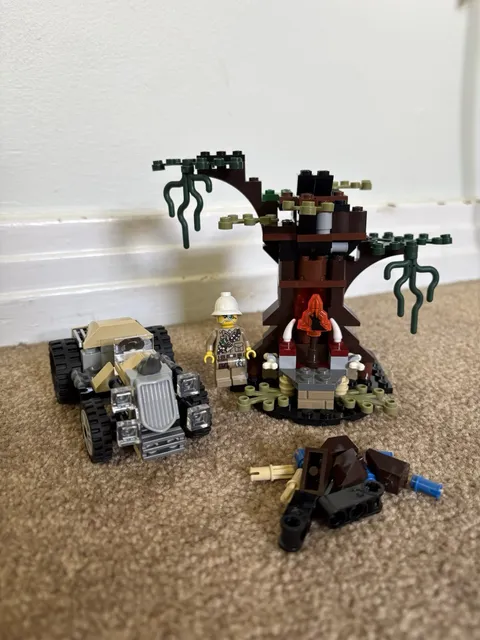 LEGO Monster Fighters: The Werewolf 9463 INCOMPLETE BUILD