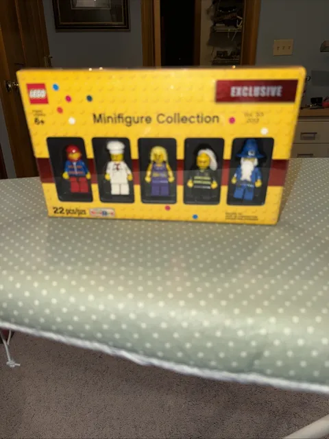 LEGO Bricktober Minifigure Collection 2013 Brand New Sealed