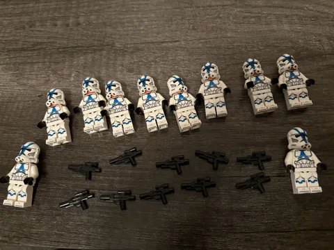 LEGO Star Wars 501 Clone Trooper Minifigures Lot of 10 with Blaster Accessories