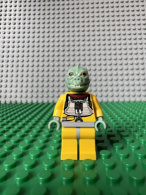 Lego Bossk Minifigure; Star Wars, Used Good Condition. Sand Green sw0280 version
