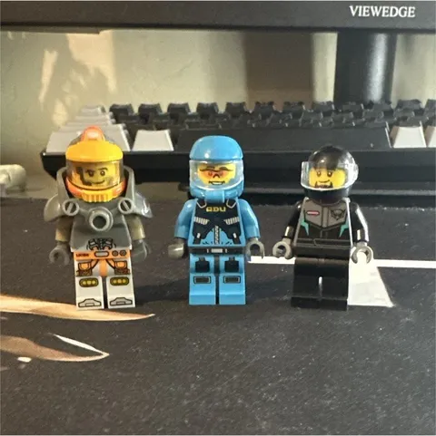 LEGO Minifigures Series 26 Space Minifigure Lot of 3 Plastic Age 5+