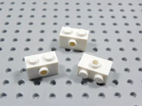 LEGO Lot of 3 White 1x2 Bricks w/ Side Stud BH