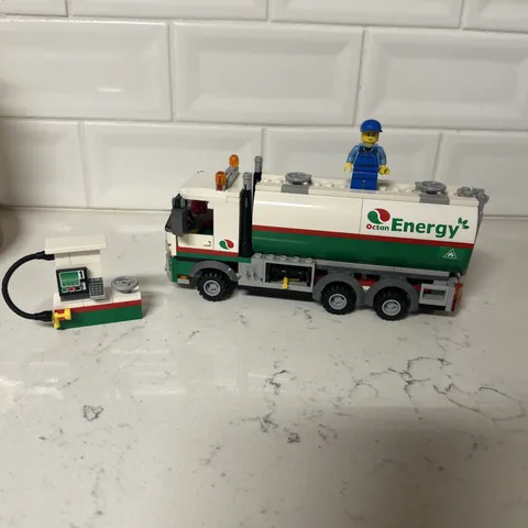 60016 LEGO Tanker Truck – 100% Complete 