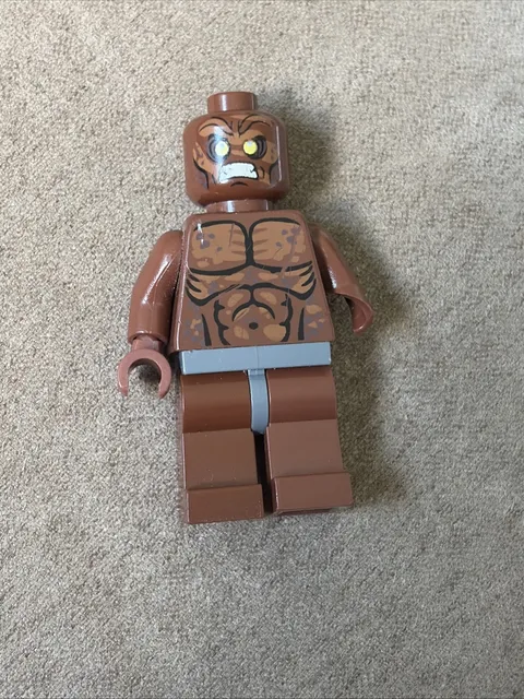 LEGO Hobbit/LOTR Lurtz Minifig LOR025 9476 Damaged Arm