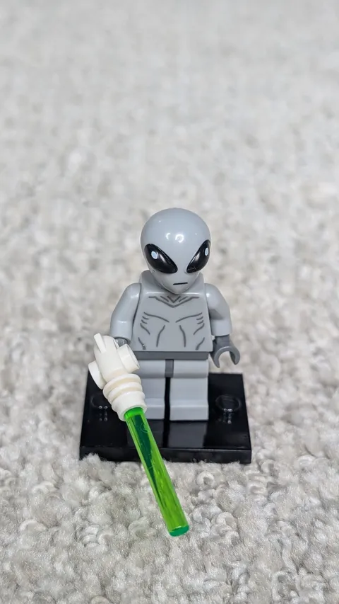 LEGO Minifigure Series 6 Alien 8827 Complete PRE-OWNED