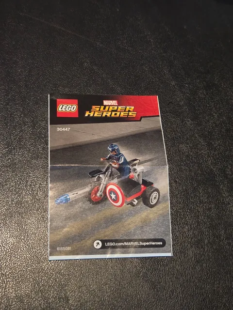 LEGO Marvel: Captain America's Motorcycle (30447) - Complete