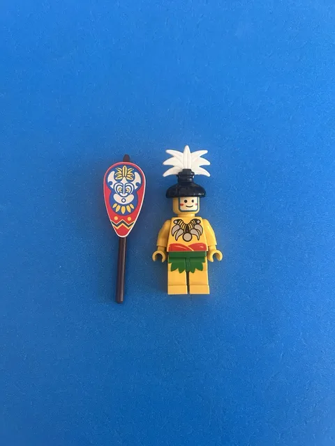 LEGO King Kahuka Minifigure Pirates Islander Vintage Spear & Shield MINT pi068