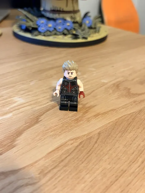 LEGO® Minifigure Super Heroes sh0925 Hawkeye - Black and Dark Red Suit