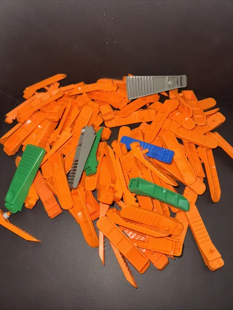 LEGO Lot of  85 Orange Brick Separator Human Tool Axle Pin Disconnect Removal