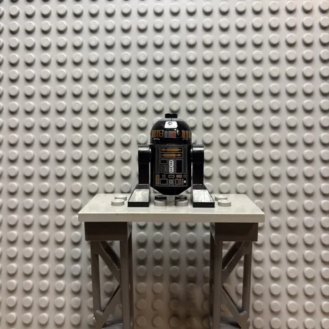 LEGO Star Wars 2011 Astromech Droid Black R2-Q5 Minifigure
