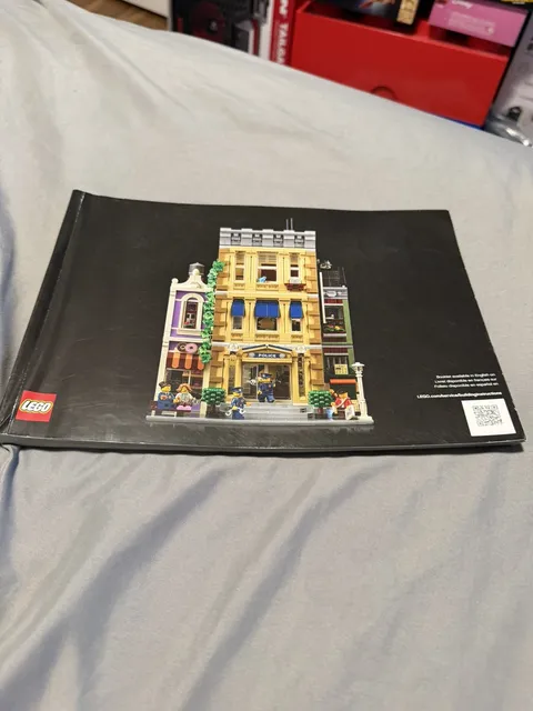 LEGO Police Station Illustrated Manual Booklet (10278)