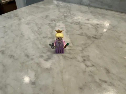 LEGO Minifigure Rapunzel from set 43222 Disney Castle