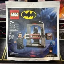 LEGO DC Batman 30726 Bruce Wayne & Batsuit Limited Edition Complete Set