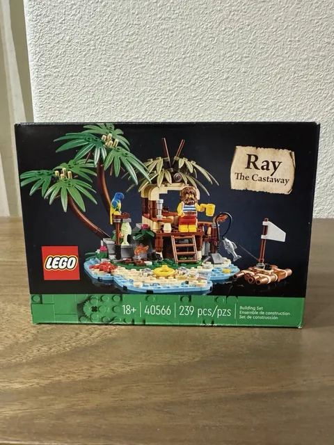 LEGO Ideas: Ray the Castaway (40566)