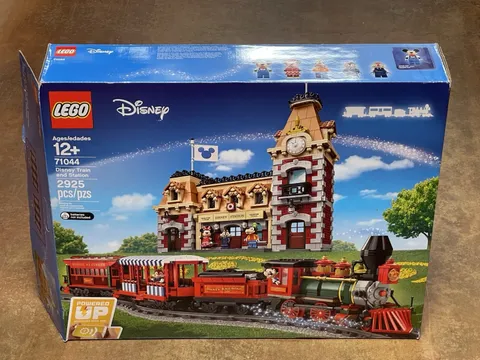 LEGO Disney: Disney Train and Station (71044)