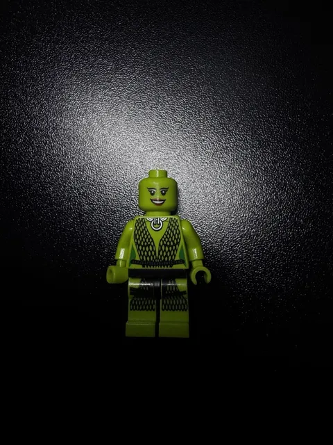 LEGO Star Wars Oola Twi'lek Minifigure Jabba's Palace 9516 No Helmet