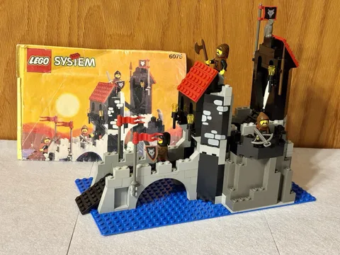 LEGO Castle: Wolfpack Tower (6075)