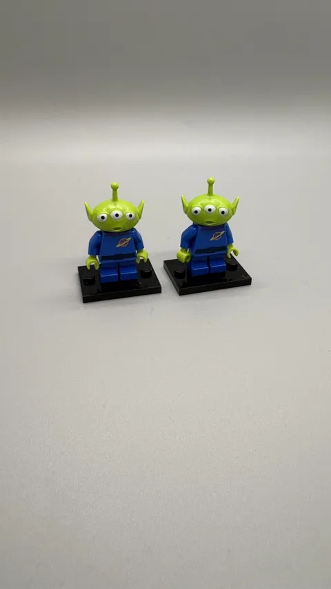 Lego Alien Toy Story Mini Figure Minifigure lot of 2