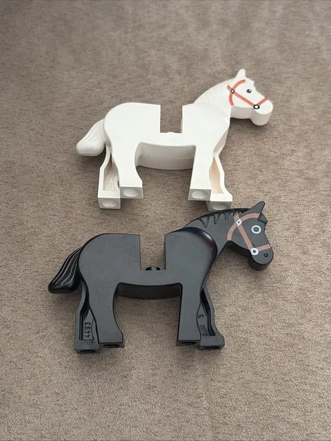 LEGO Black and White Horse Set