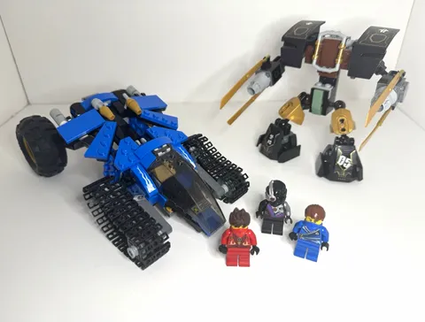 LEGO Ninjago Rebooted Thunder Raider 70723