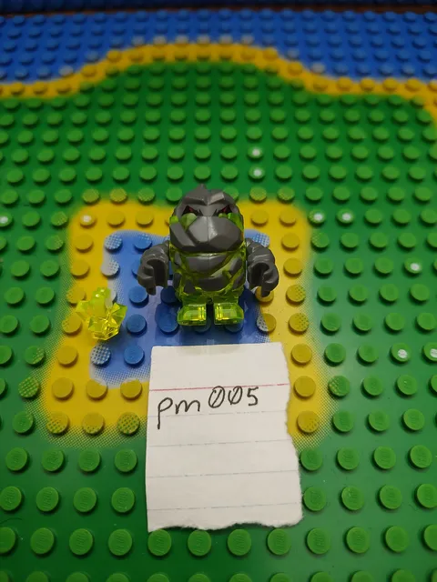 Lego minifigure pm005 Rock Monster Sulfurix (Trans-Neon Green)