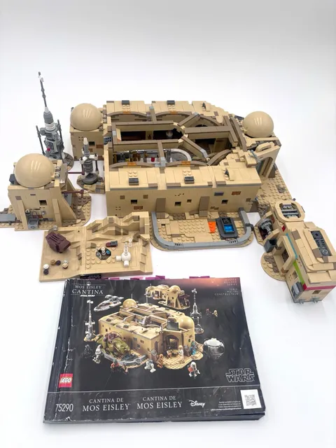 LEGO Star Wars Mos Eisley Cantina 75290 UCS Set + 40451 Tatooine Homestead