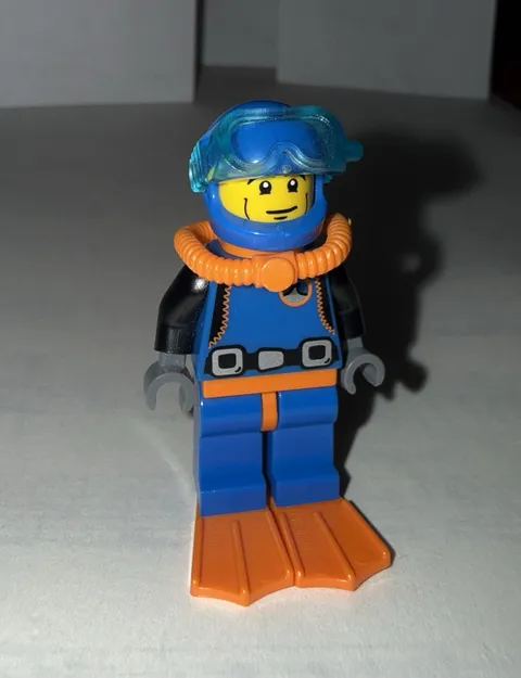 LEGO Scuba Deep Sea diver minifigure Series 1  - Collectors Item