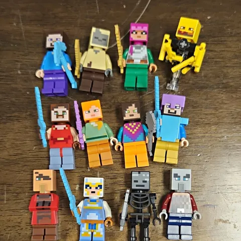 LEGO Minecraft Minifigure Lot  w/ Accessories