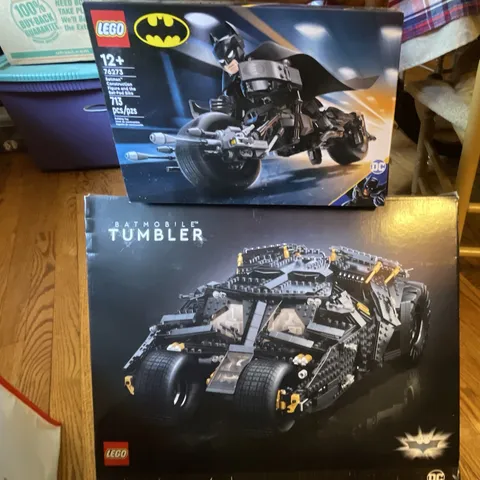 LEGO DC Batman Begins Tumbler and Bat-Pod 