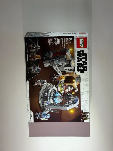 LEGO Star Wars The Armorer's Mandalorian Forge ORIGINAL BOX ONLY Used 75319