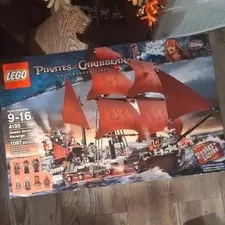 LEGO Pirates of the Caribbean 4195 Queen Anne's Revenge 1097 pcs Box (9-16)