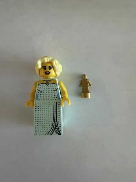 LEGO Minifigure Series 9 Hollywood Starlet (complete), CMF 71007