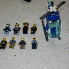 LEGO City Police Minifigure Lot w/ Police Helicopter Build Plastic Figures