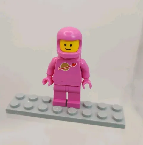 LEGO Minifigure The Lego Movie  Pink Classic Spaceman Astronaut
