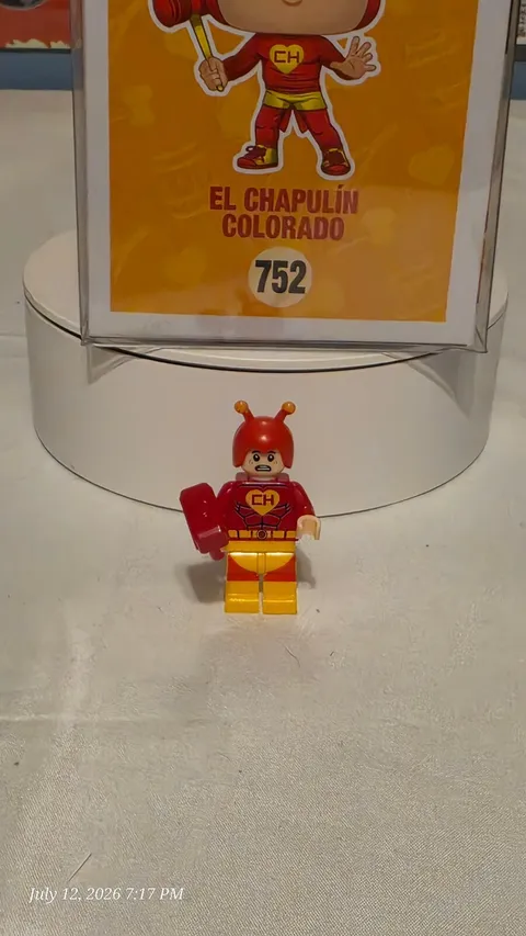Minifigure El Chapulín Colorado