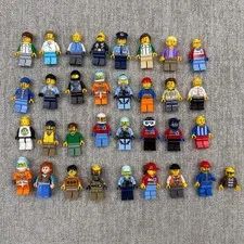 Lot Of 32.5 Lego CITY / TOWN Minifigures!  Families Firemen Police Construction
