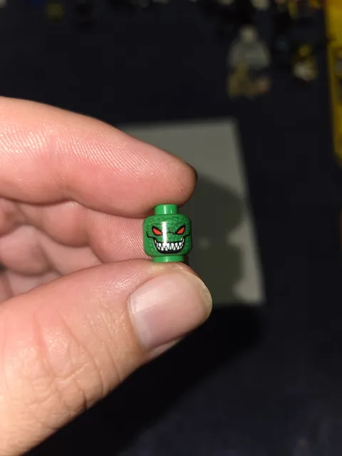 LEGO Killer Croc Head Only bat008 – 2006 Batman 7780 