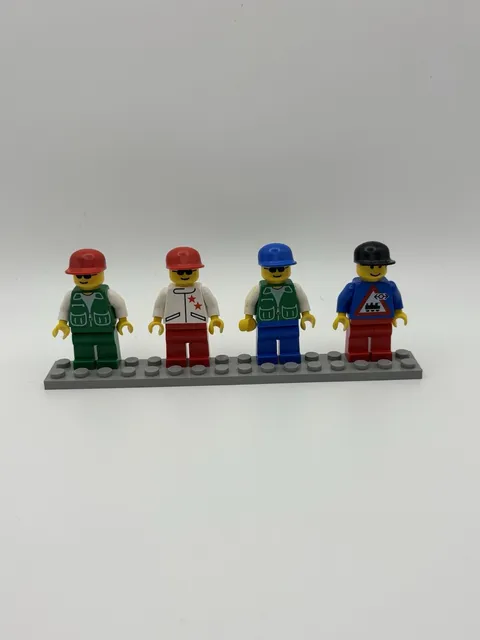 LEGO Vintage Pirate Minifigures Lot of 4 2000s era