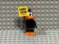 LEGO Looney Tunes Daffy Duck Collectible Minifigure 71030 Brand New Retired