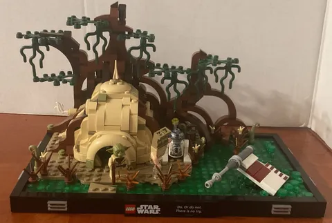 LEGO Star Wars: Dagobah Jedi Training Diorama (75330)100% Complete W/instr Nobox