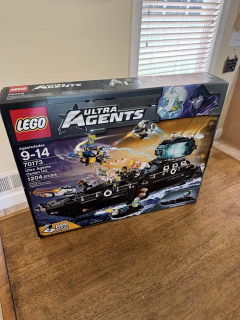 LEGO 70173 Agents Ultra Agents Ocean HQ Retired Hard to Find Set Brand New!