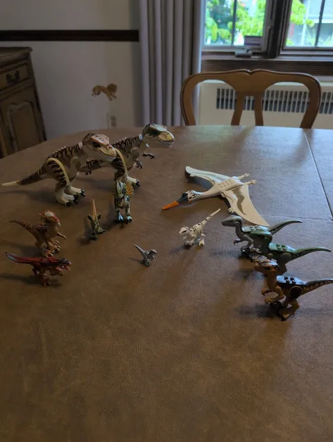 Lego Jurassic Park Dinosaur Lot Of 12 Raptors T-rex Velociraptors Circa 2010