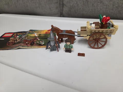 LEGO LOTR 9469 Gandalf Arrives 83pcs 100% Complete with manual