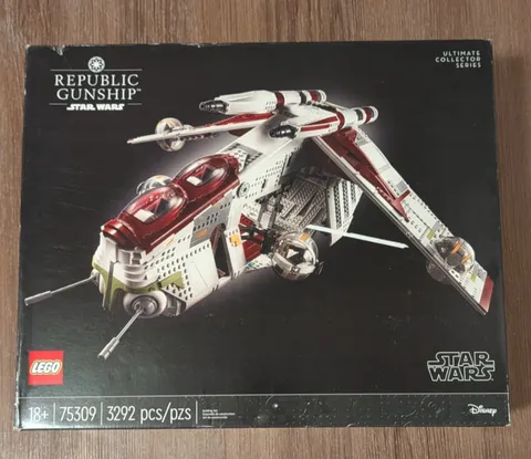 LEGO Star Wars Republic Gunship 75309 UCS Factory Sealed