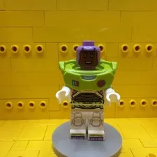 LEGO Izzy Hawthorne Minifigure Buzz Lightyear 76831 dis069 CMF Lot Disney HTF 