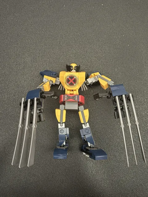 LEGO (76202) Marvel: Wolverine Figure & Mech Armor, No Box Or instructions