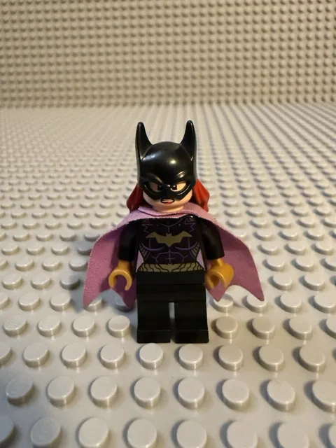 LEGO DC Super Heroes Batgirl Lavender Cape Minifigure Sh0092 From Set 76013