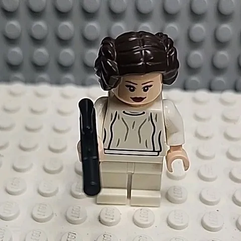 LEGO Star Wars Princess Leia Minifigure With Her Iconic Brown Hair In Buns