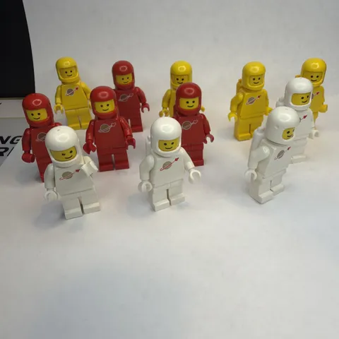 Vintage Lego Space Astronaut Minifigure Lot Of 12 Red White Yellow All W/Tanks