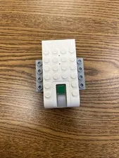 LEGO 45301 Education WeDo 2.0 Smarthub uses 2 AA Batteries (not included)